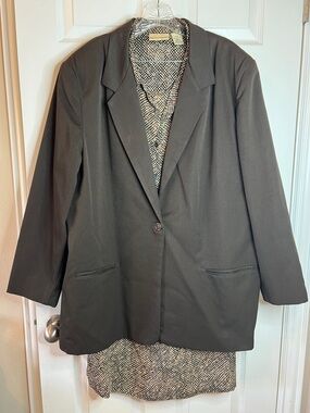 Classic Black Women's Blazer Jacket - Unbranded